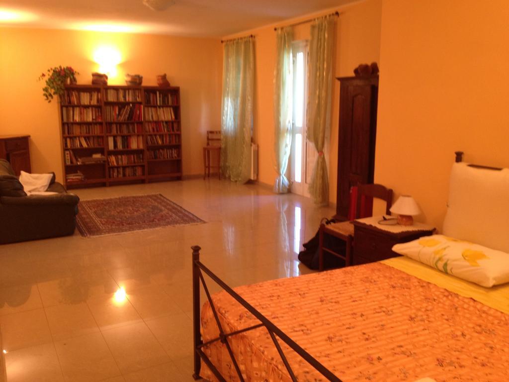 Villa Naclerio Sarzana Szoba fotó