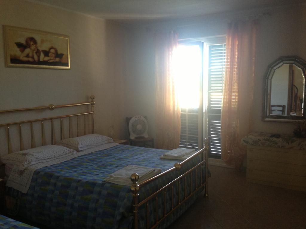 Villa Naclerio Sarzana Szoba fotó