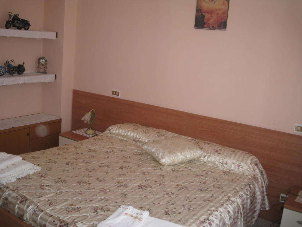Villa Naclerio Sarzana Szoba fotó